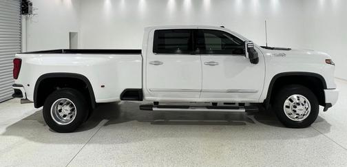 Summit White 2024 Chevrolet Silverado 3500 High Country