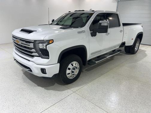 Summit White 2024 Chevrolet Silverado 3500 High Country