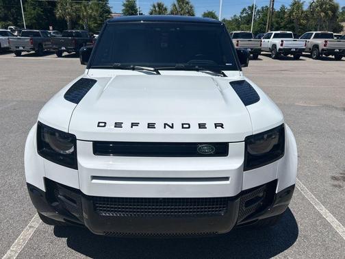 Fuji White 2025 Land Rover Defender 110 P400 X-Dynamic SE