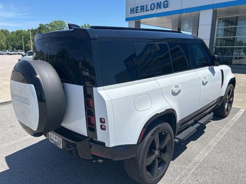 Fuji White 2025 Land Rover Defender 110 P400 X-Dynamic SE