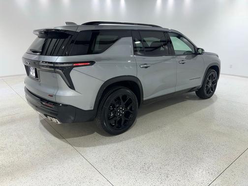 Sterling Gray Metallic 2026 Chevrolet Traverse RS