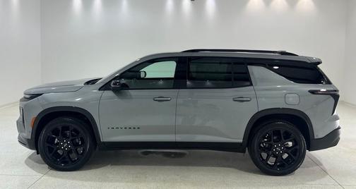 Sterling Gray Metallic 2026 Chevrolet Traverse RS