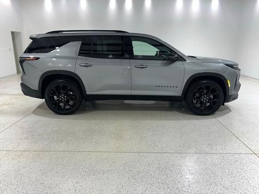 Sterling Gray Metallic 2026 Chevrolet Traverse RS