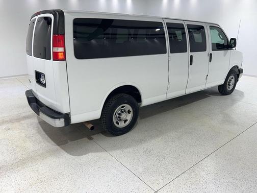 Summit White 2019 Chevrolet Express 3500 LT