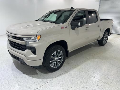 White Sands 2026 Chevrolet Silverado 1500 RST