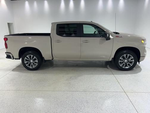 White Sands 2026 Chevrolet Silverado 1500 RST