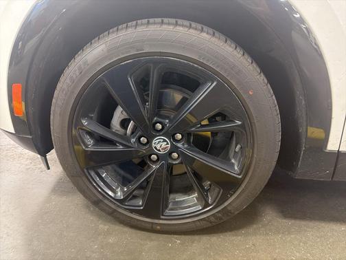 2022 Buick Envision FWD Essence