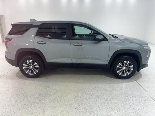 Sterling Gray Metallic 2026 Chevrolet Equinox LT