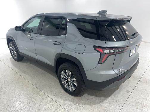 Sterling Gray Metallic 2026 Chevrolet Equinox LT