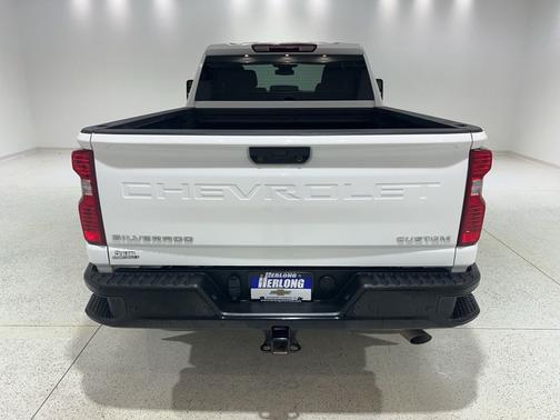 Summit White 2025 Chevrolet Silverado 2500 Custom