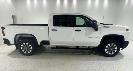 Summit White 2025 Chevrolet Silverado 2500 Custom