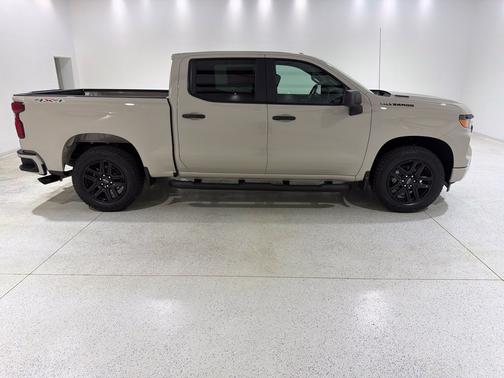 White Sands 2026 Chevrolet Silverado 1500 Custom