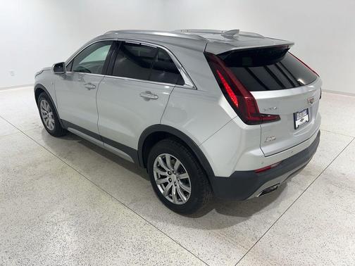 Radiant Silver Metallic 2020 Cadillac XT4 Premium Luxury