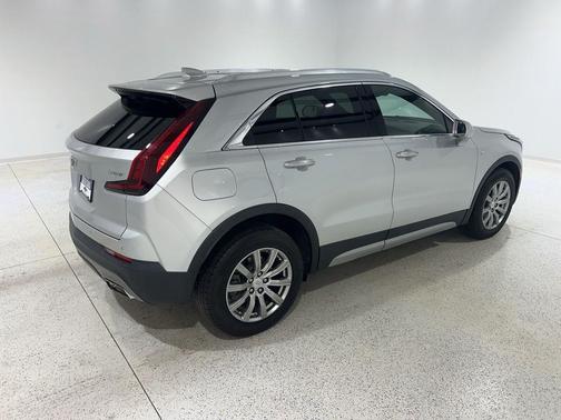 Radiant Silver Metallic 2020 Cadillac XT4 Premium Luxury