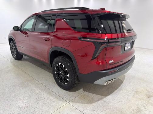 Radiant Red Tintcoat 2027 Chevrolet Traverse Z71