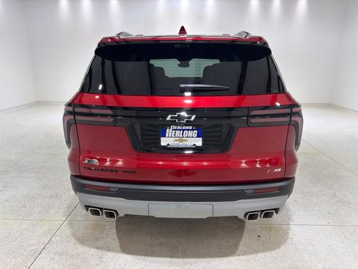 Radiant Red Tintcoat 2027 Chevrolet Traverse Z71