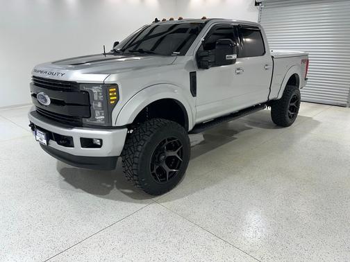 Ingot Silver Metallic 2019 Ford F-250 Lariat