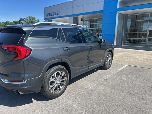 Graphite Gray Metallic 2018 GMC Terrain SLT
