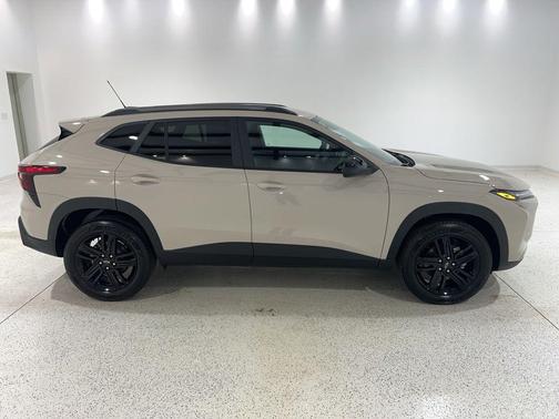 White Sands 2026 Chevrolet Trax FWD ACTIV