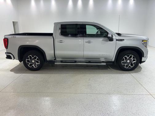 Quicksilver Metallic 2022 GMC Sierra 1500 SLT