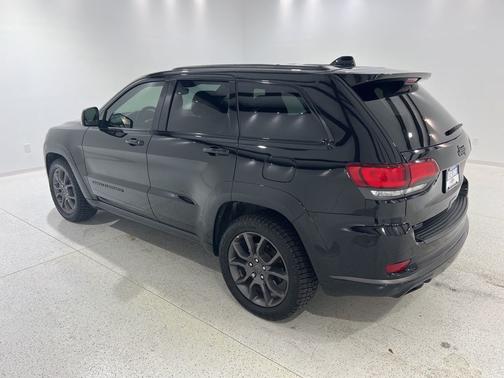 Diamond Black Crystal Pearlcoat 2021 Jeep Grand Cherokee Overland
