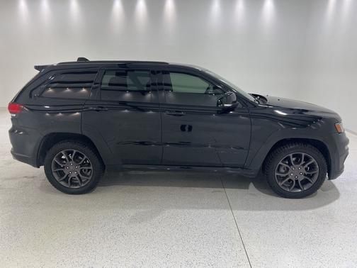 Diamond Black Crystal Pearlcoat 2021 Jeep Grand Cherokee Overland