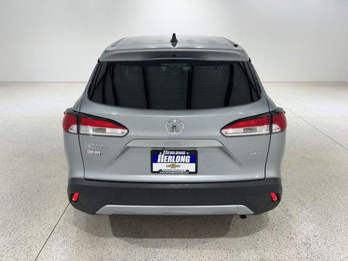 Sonic Silver 2022 Toyota Corolla Cross L