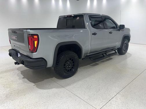 Sterling Metallic 2023 GMC Sierra 1500 AT4X