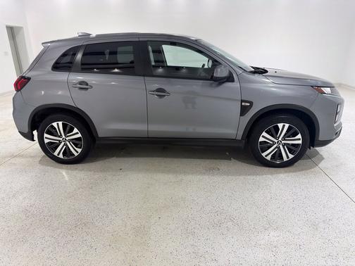 Alloy Silver Metallic 2024 Mitsubishi Outlander Sport 2.0 ES