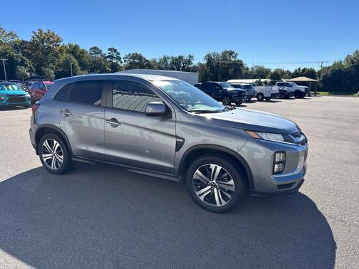 Alloy Silver Metallic 2024 Mitsubishi Outlander Sport 2.0 ES