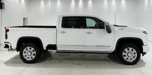 Summit White 2024 Chevrolet Silverado 2500 High Country