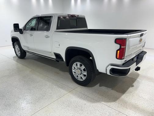 Summit White 2024 Chevrolet Silverado 2500 High Country