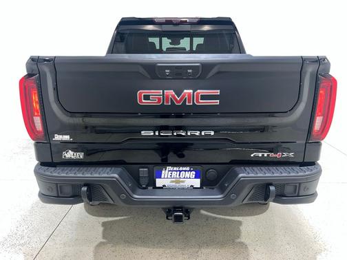 Onyx Black 2023 GMC Sierra 1500 AT4X