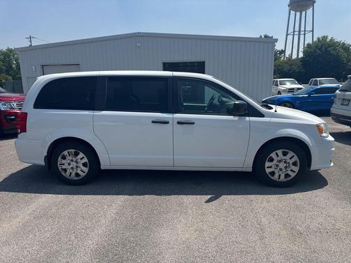 White Knuckle Clearcoat 2020 Dodge Grand Caravan SE