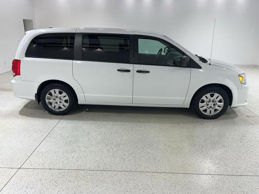 White Knuckle Clearcoat 2020 Dodge Grand Caravan SE