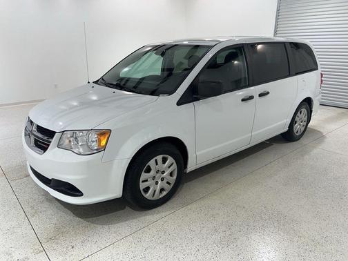 White Knuckle Clearcoat 2020 Dodge Grand Caravan SE