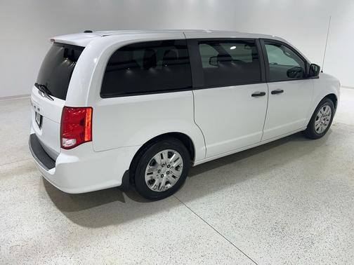 White Knuckle Clearcoat 2020 Dodge Grand Caravan SE