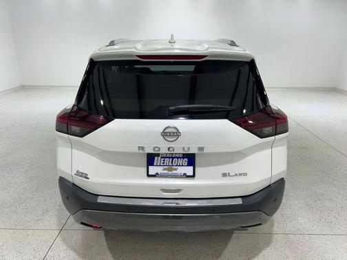 Pearl White Tricoat 2022 Nissan Rogue SL