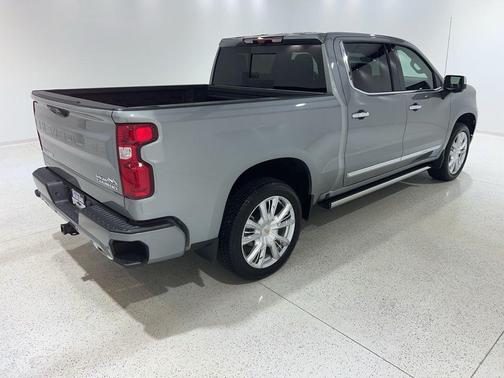 Sterling Gray Metallic 2025 Chevrolet Silverado 1500 High Country