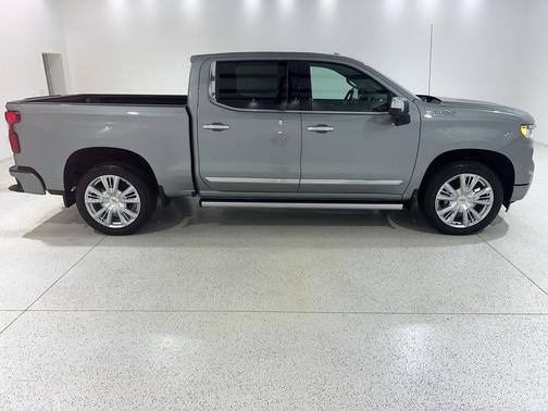 Sterling Gray Metallic 2025 Chevrolet Silverado 1500 High Country