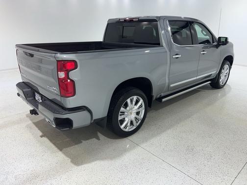 Sterling Gray Metallic 2025 Chevrolet Silverado 1500 High Country
