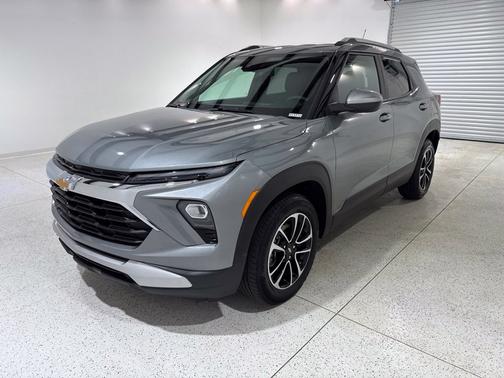 Sterling Gray Metallic 2025 Chevrolet Trailblazer LT