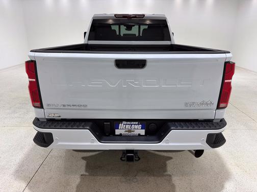 Polar White Tricoat 2026 Chevrolet Silverado 2500 High Country