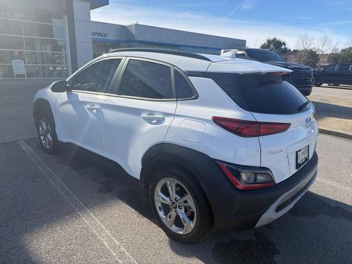 2022 Hyundai KONA SEL