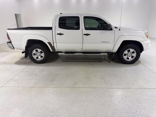 Super White 2015 Toyota Tacoma Base