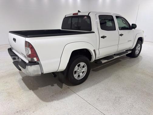 Super White 2015 Toyota Tacoma Base