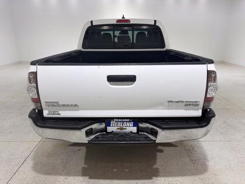 Super White 2015 Toyota Tacoma Base