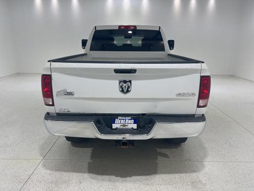 2017 RAM 2500 Tradesman Crew Cab 4x4 6'4' Box