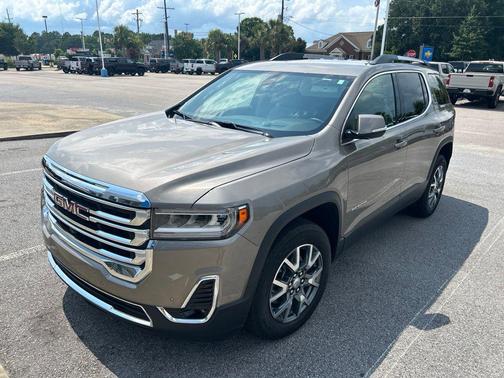 Light Stone Metallic 2023 GMC Acadia SLT