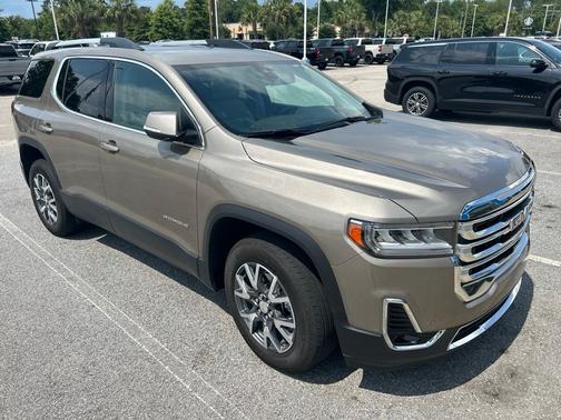 Light Stone Metallic 2023 GMC Acadia SLT